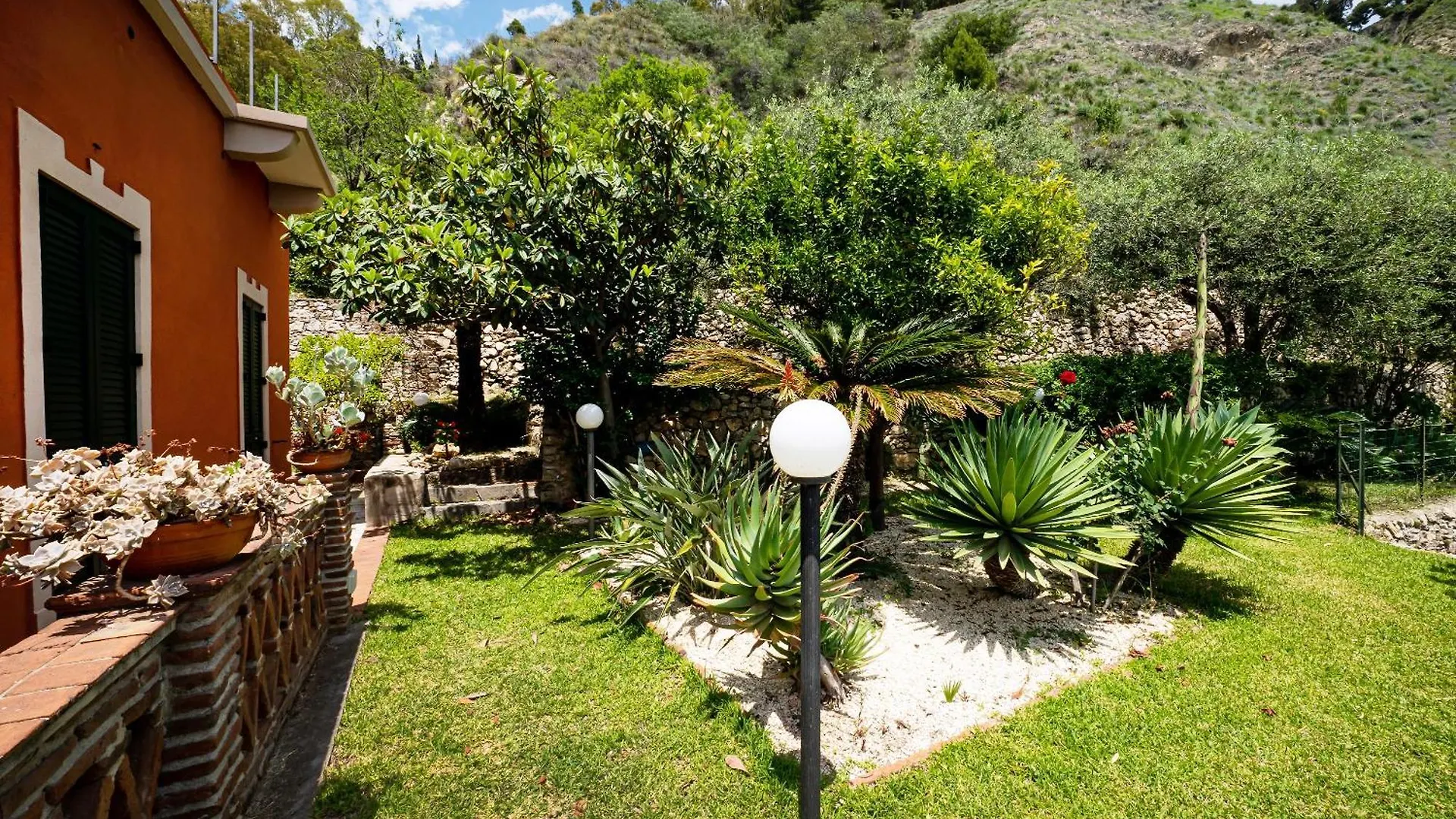 Villa Degli Ulivi タオルミーナ アパート